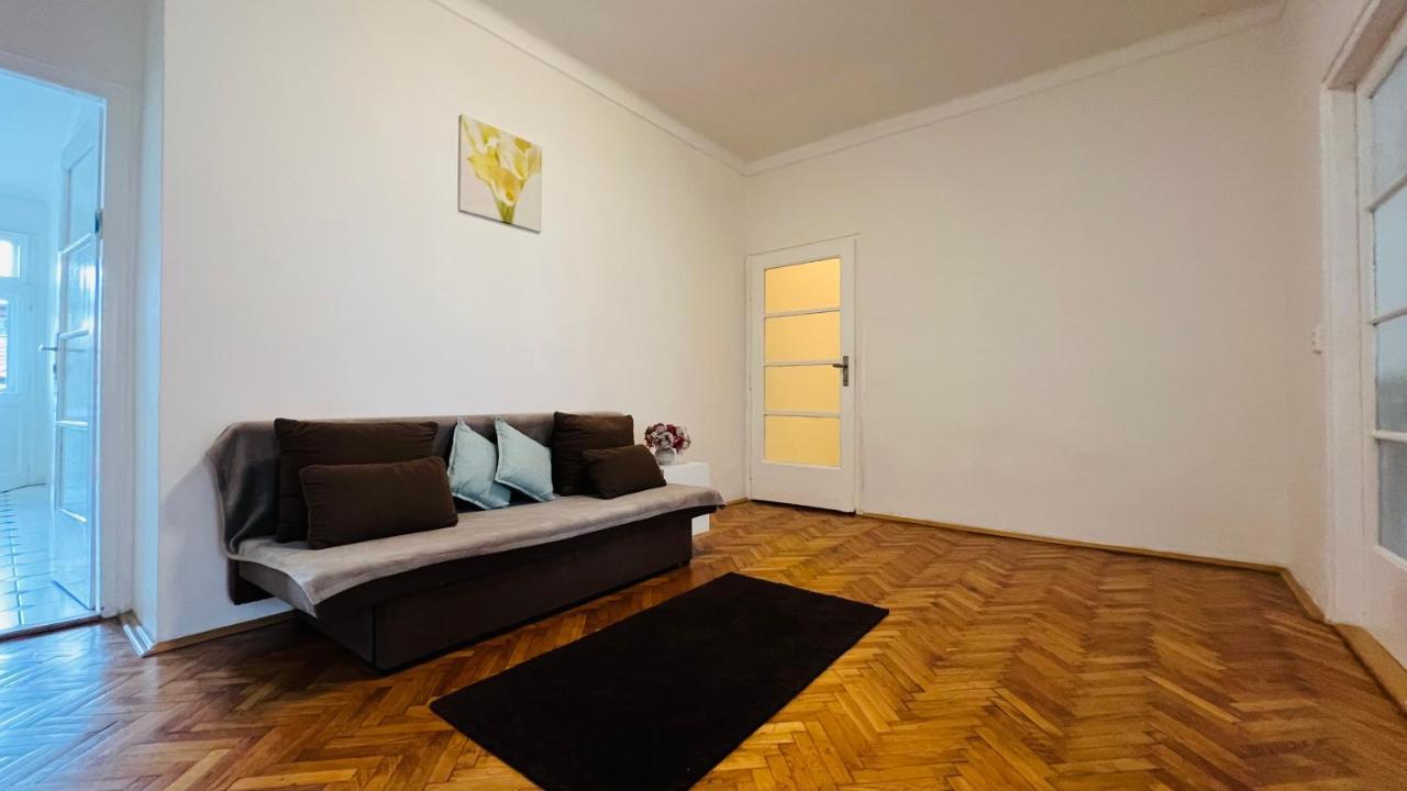 Ferienwohnung Cosy Flat In The Heart Of Prag Exterior foto