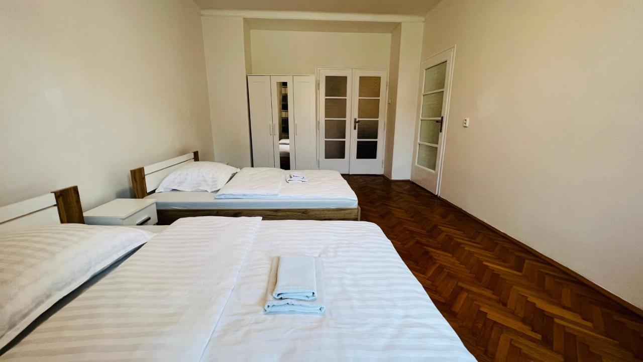 Ferienwohnung Cosy Flat In The Heart Of Prag Exterior foto