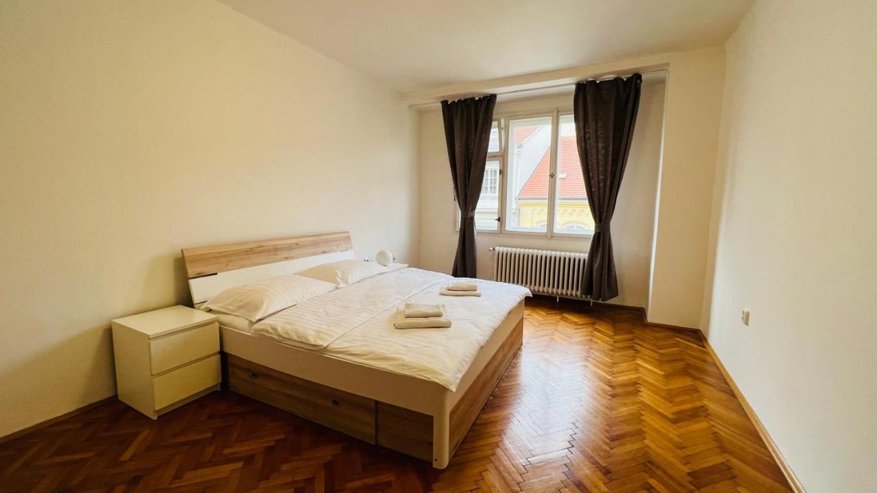 Ferienwohnung Cosy Flat In The Heart Of Prag Exterior foto