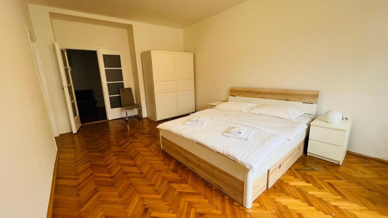 Ferienwohnung Cosy Flat In The Heart Of Prag Exterior foto