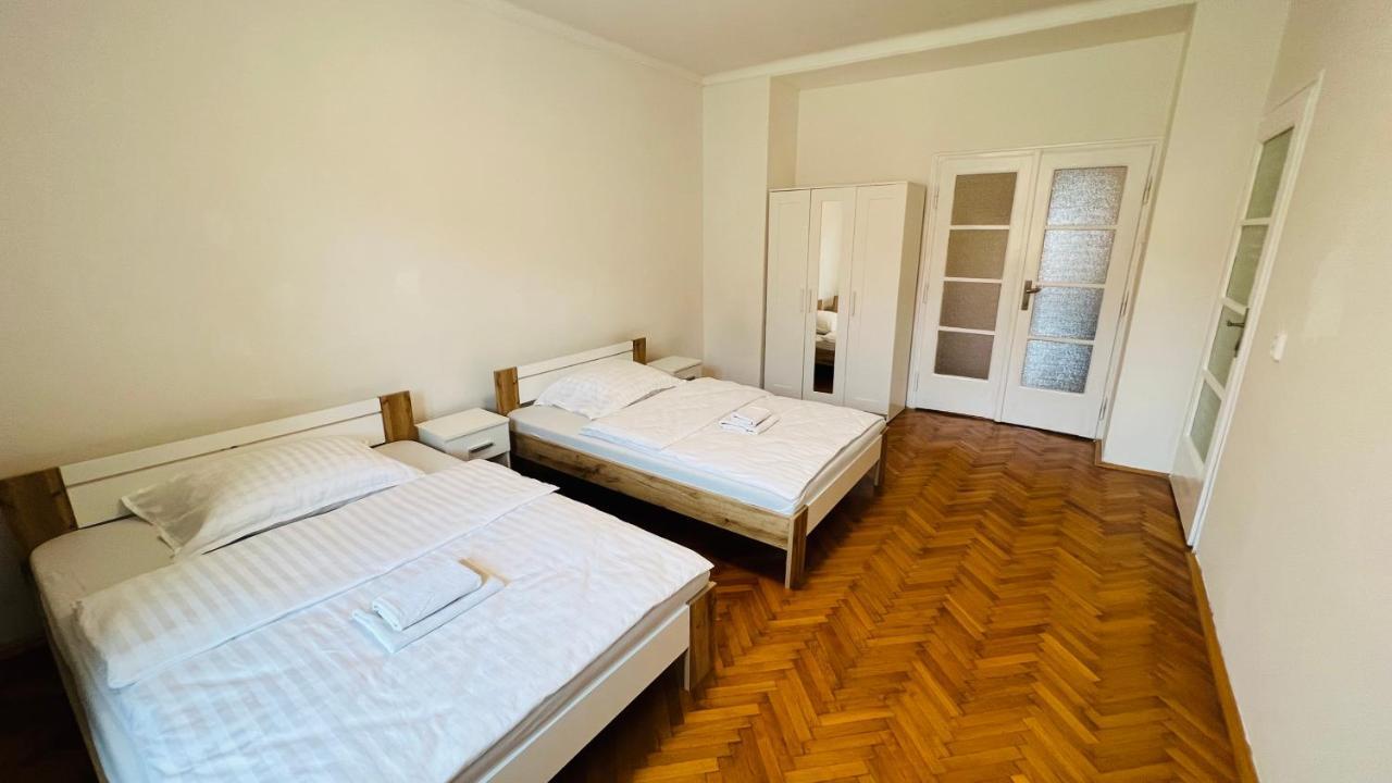 Ferienwohnung Cosy Flat In The Heart Of Prag Exterior foto